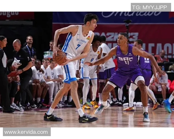 切特霍姆格伦的篮球之路与未来展望:从新秀到明星的成长历程